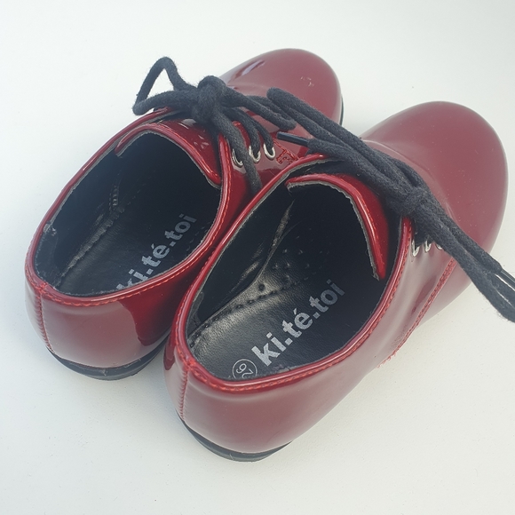 Ki.té.toi Burgundy Patent Girls Lace Up Shoes - Picture 4 of 6